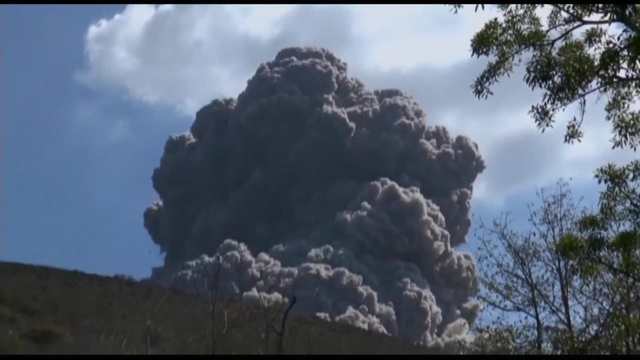 cnnee vo la prensa nicaragua volcano erupts_00004416.jpg