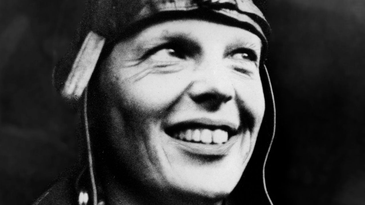 22nd May 1932: American aviator Amelia Earhart (1898 - 1937) arriving in London having become the first woman to fly across the Atlantic alone. (Photo by Evening Standard/Getty Images)
