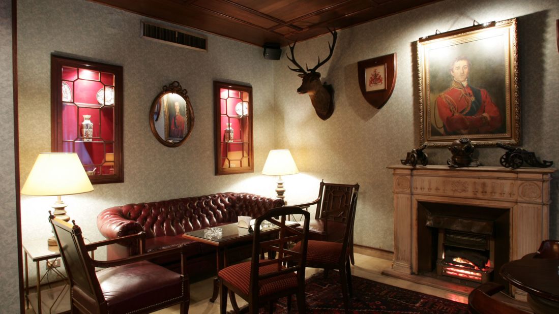With a U-shaped bar, wooden tables and chairs, chesterfield sofas and antique pistols and coats of arms on the walls (as well as mounted deer heads), the Duke of Wellington still feels like a traditional English pub. 