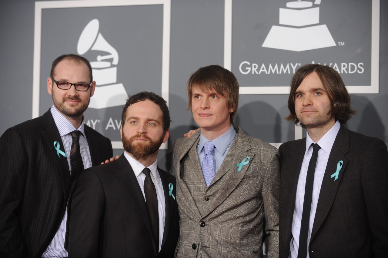 American band Death Cab for Cutie showed up at the 2009 Grammy Awards wearing blue ribbons, which turned out to signal their desire to <a href="http://www.mtv.com/news/1604710/death-cab-for-cutie-raise-awareness-about-auto-tune-abuse/" target="_blank" target="_blank">"raise awareness about autotune abuse."</a>