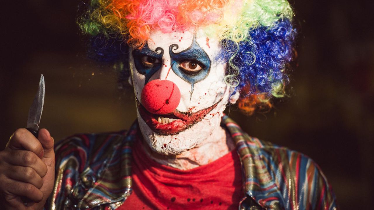 <strong>"Theater of Fear" (a.k.a. "Midnight Horror Show") (2014)</strong>: There is something sinister going on behind the scenes in this film about a family that travels around the United Kingdom performing an underground variety show for adult audiences. <strong>(Hulu) </strong>