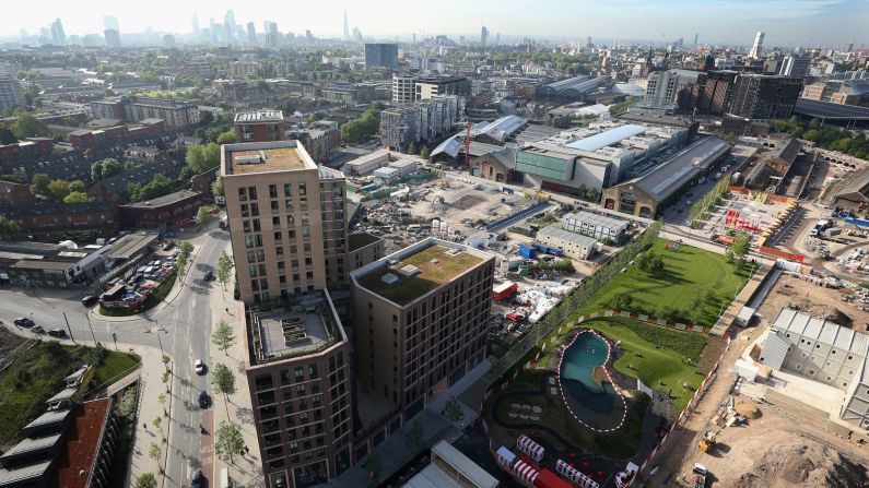 The pool, which is scheduled to be in place for two years, is part of a major regeneration project transforming London's Kings Cross area.