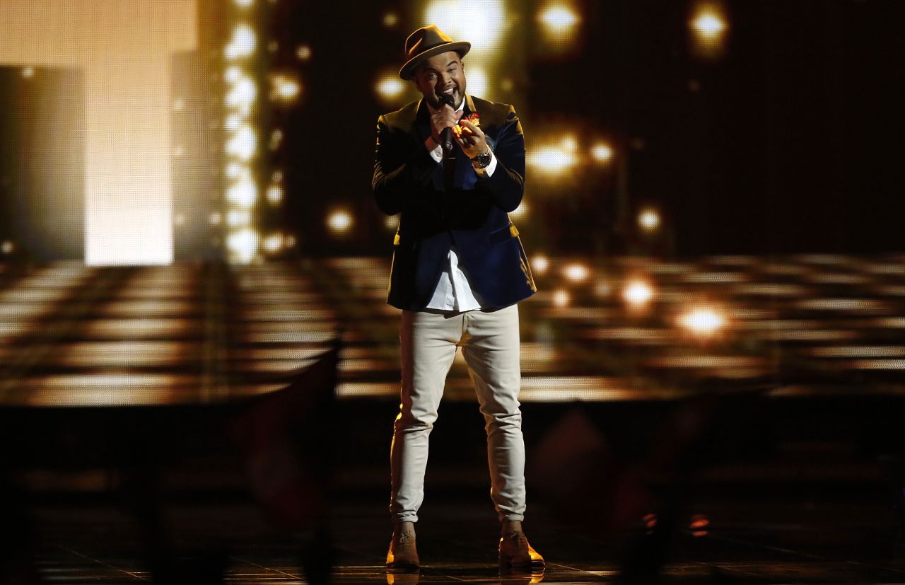 Guy Sebastian wowed the crowd with "Tonight Again."