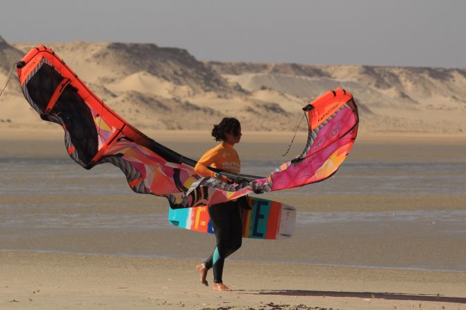 Globally, the kiteboarding holidays market is worth approximately $70 - $100 million  per year according to Kiteatlas, and around 180,000 kites and 75,000 kiteboards are sold annually.