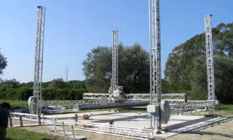 A giant 3D printer like this one will be used to produce the carefully designed building blocks for the estate.