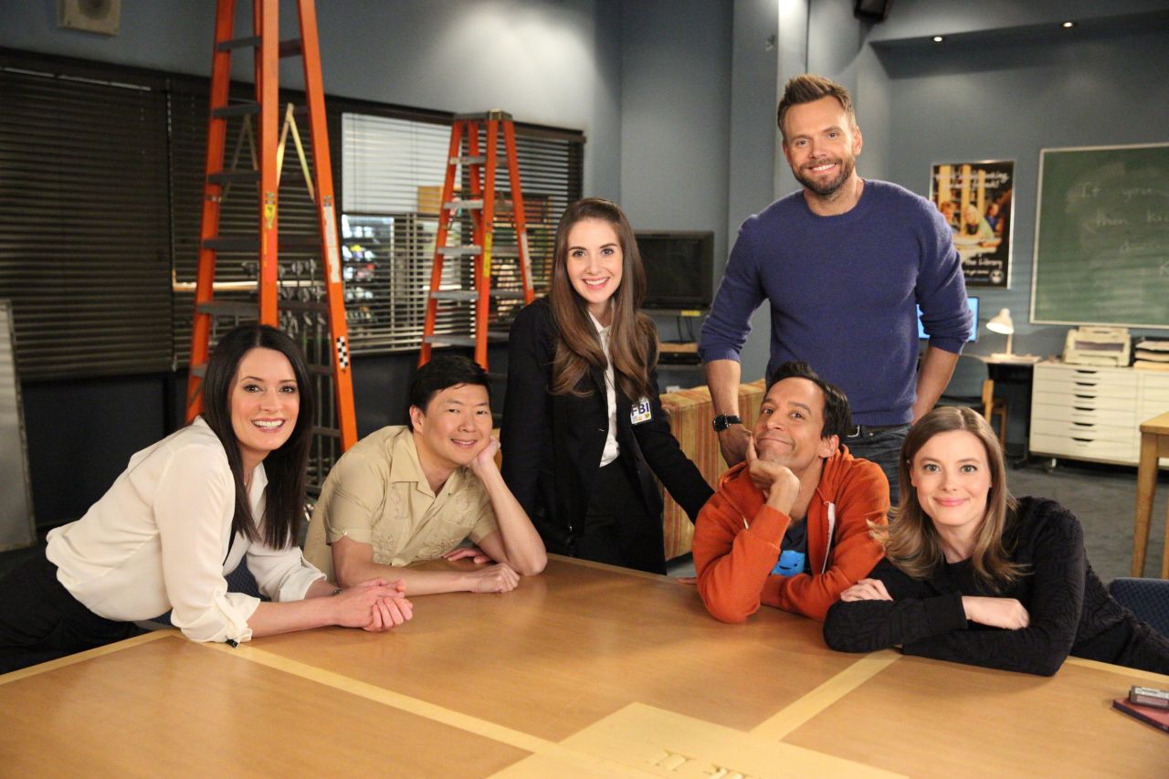 The "Community" Season 6 finale begins streaming on Yahoo! Tuesday.