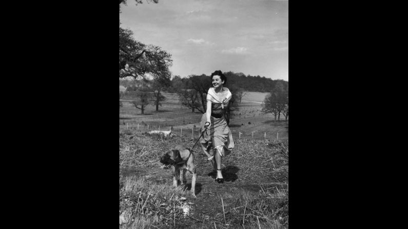 In 1950, photographer Bert Hardy followed Hepburn "on a tour of Kew Gardens and Richmond Park, during a break from her punishing schedule for the revue 'Sauce Piquante' " in London, Helen Trompeteler, co-curator of the exhibition, wrote in an email.