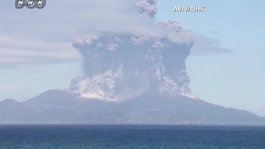 volcano eruption japan vo_00000830.jpg