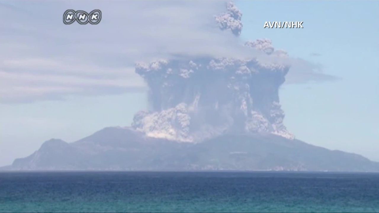 cnnee vo volcano japan eruption _00000830.jpg