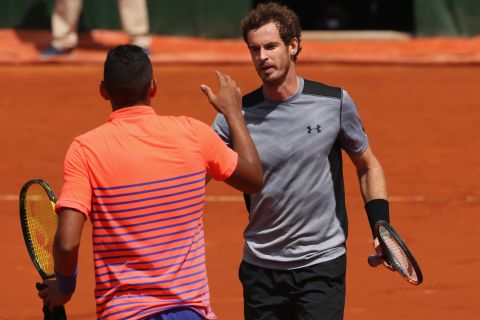 Andy Murray extended his record in 2015 on clay to 13-0 with a straight sets win over Nick Kyrgios.