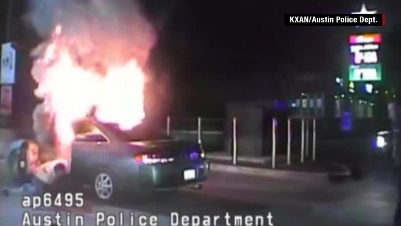 austin man sets fire car police orig_00002826.jpg