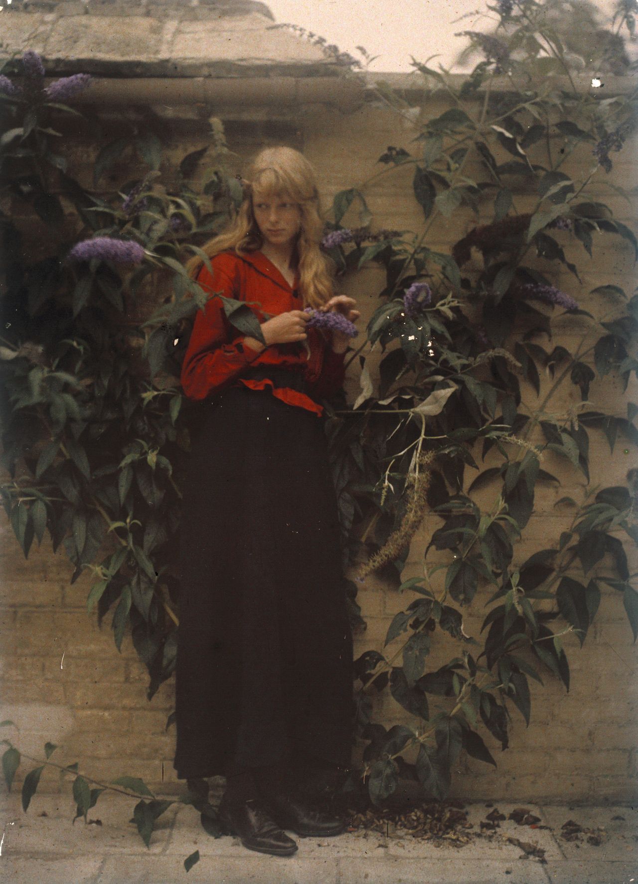 Some of the original Autochrome photographs in this series are displayed in the exhibition <a href="http://www.nationalmediamuseum.org.uk/planavisit/exhibitions/drawn-by-light/about" target="_blank" target="_blank">Drawn By Light: The Royal Photographic Society Collection</a>, at the National Media Museum, Bradford, until 21 June 2015