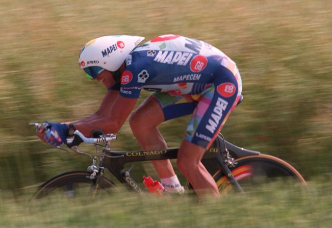 Then came Tony Rominger. In consecutive months at the end of 1994, the Swiss put considerable distance on his rivals. First he posted 53.832 km and then cracked a new milestone with 55.291 km.