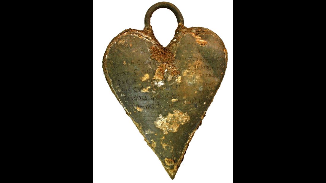 A lead reliquary in the shape of a heart was found nearby. It contained the heart of de Quengo's husband, who died in 1649.