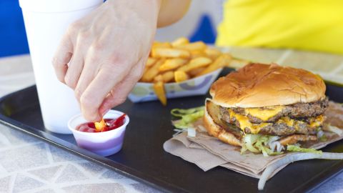 <a href="http://dx.doi.org/10.1021/acs.estlett.6b00435" target="_blank" target="_blank">A study by the Silent Spring Institute</a> found fluorinated chemicals in one-third of the fast food packaging tested. Previous studies have shown PFASs can migrate from food packaging into the food you eat. What types of packaging pose the greatest risk? Click through this gallery to find out.