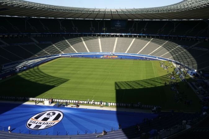 It's empty now but on Saturday Berlin's Olympic stadium will be full of flags displayed by the fans of the competing Champion League finalists -- Barcelona and Juventus. With Berlin a hub of European art and design, a project between <a href="index.php?page=&url=https%3A%2F%2Fwww.cnn.com%2F2015%2F06%2F05%2Ffootball%2Fgallery%2Ffootball-art-gallery%2Fwww.commentaryproject.org" target="_blank">Britain's National Football Museum and the Manchester School of Art </a>asked some of the world's most respected designers for their take on the football flag. See what they came up with ...