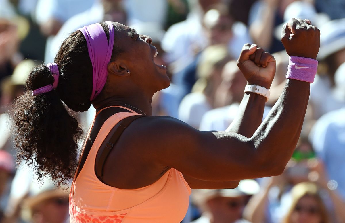 Serena Williams celebrates winning the 2015 French Open final.