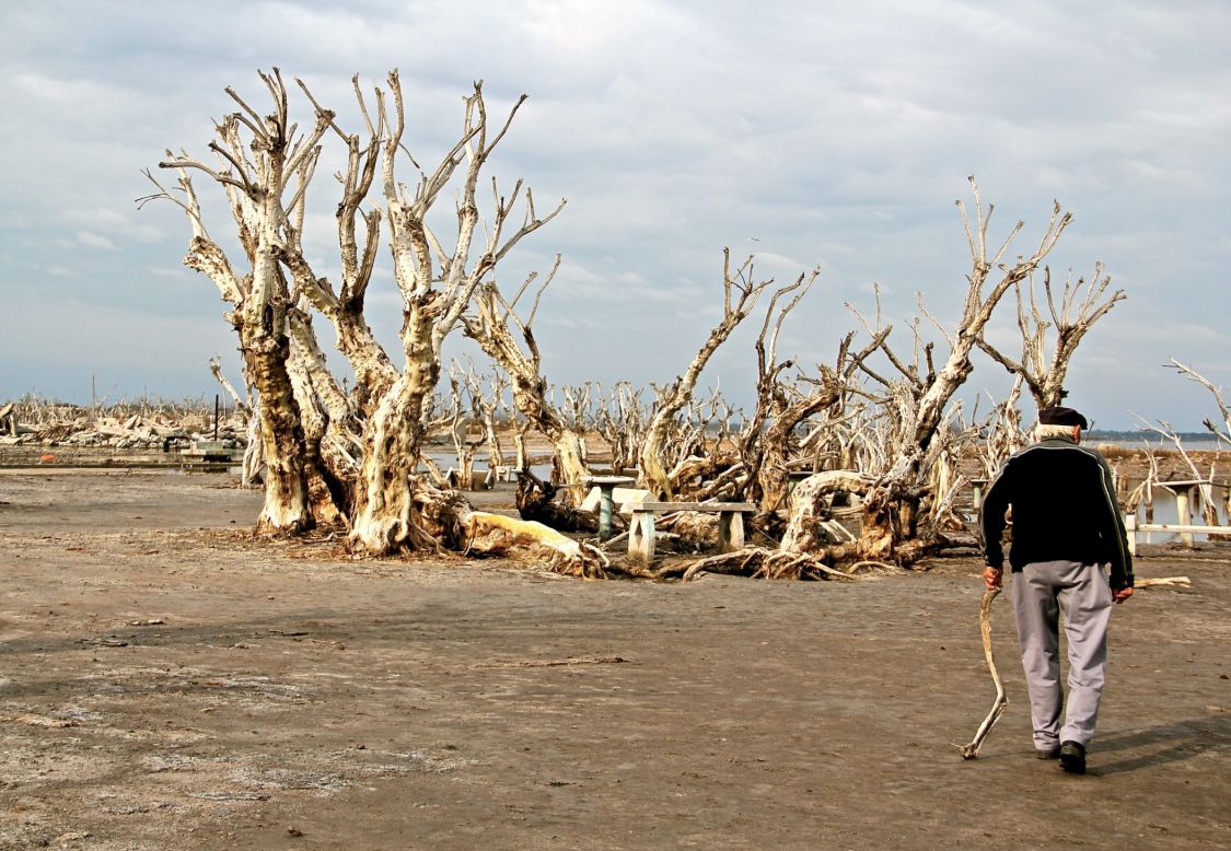 It took 20 days for the town that was once home to 1,500 people to submerge underwater. That was 1985. Nearly 20 years later, Novak moved back to Epecuen, even though the village was still partially flooded. The water has since subsided, but the town remains deserted. 