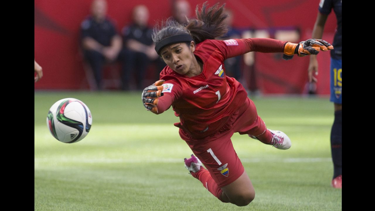 Ecuador goalkeeper Shirley Berruz makes a save during the second half.