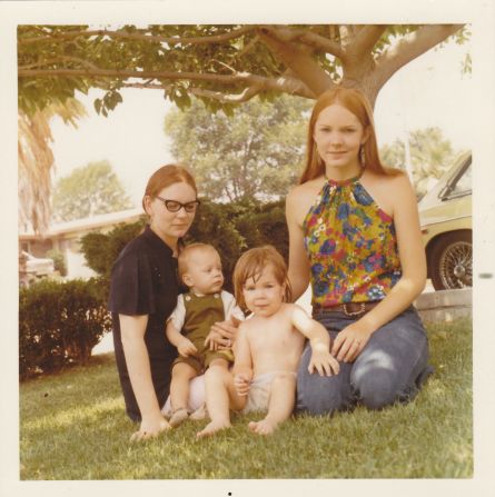 <a href="index.php?page=&url=http%3A%2F%2Fireport.cnn.com%2Fdocs%2FDOC-1229743">Karen </a>feels like her mother and aunt were the epitome of the '70s in this photo in 1971 in Whitter, California.