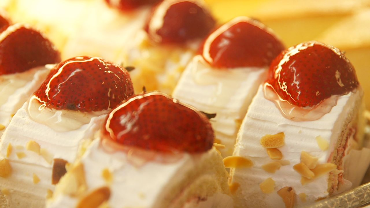 Moises Bakery's delicious cuatro leches cake.