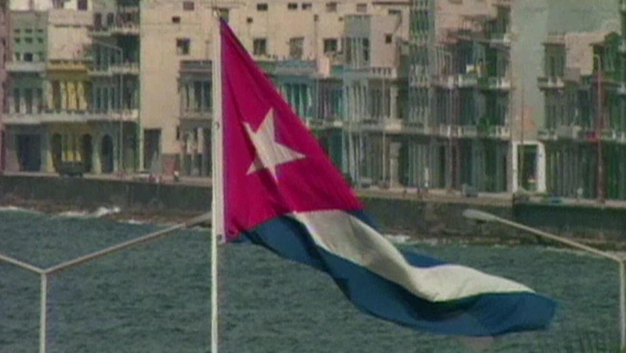 cnnee pkg rodriguez cuba migrants eu new relations_00000725.jpg