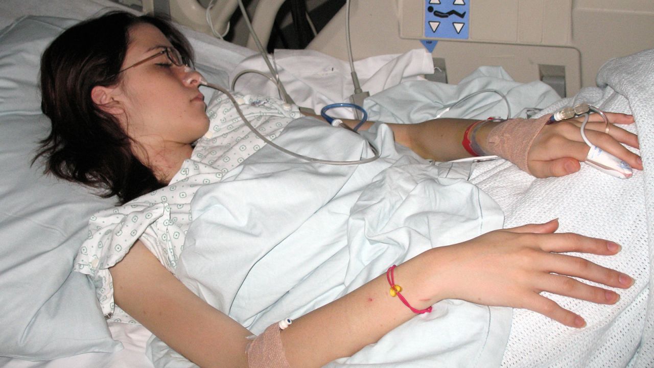 Although Elena didn't want to admit she was anorexic, she was hospitalized to get her back to a healthy state.