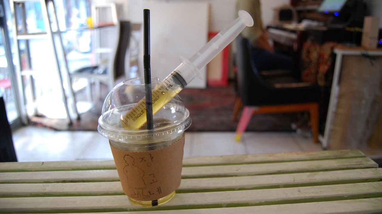 Located in the Usadan-ro neighborhood, Go Zip specializes in teas and fermented drinks from different regions around the country. Its signature drink maesil ade is a fizzy Chinese plum drink with fermented syrup served in a syringe.