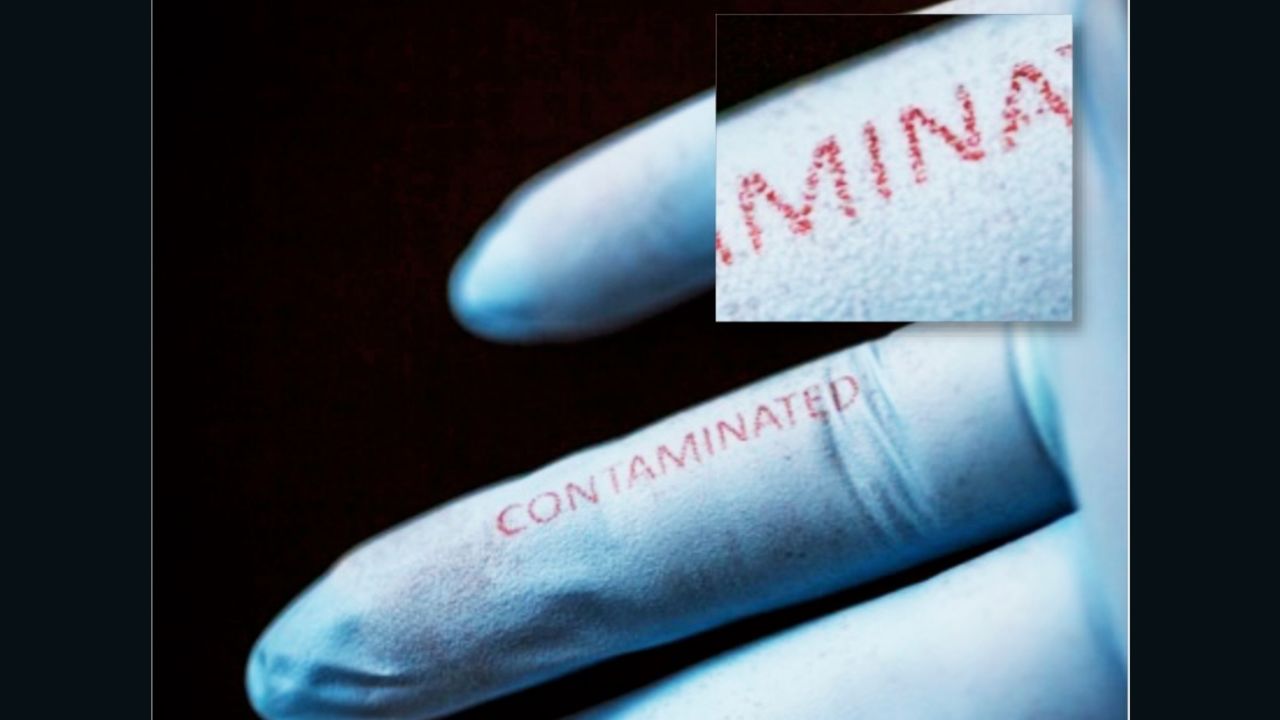 This glove changes color depending on whether it has come into contact with bacteria.