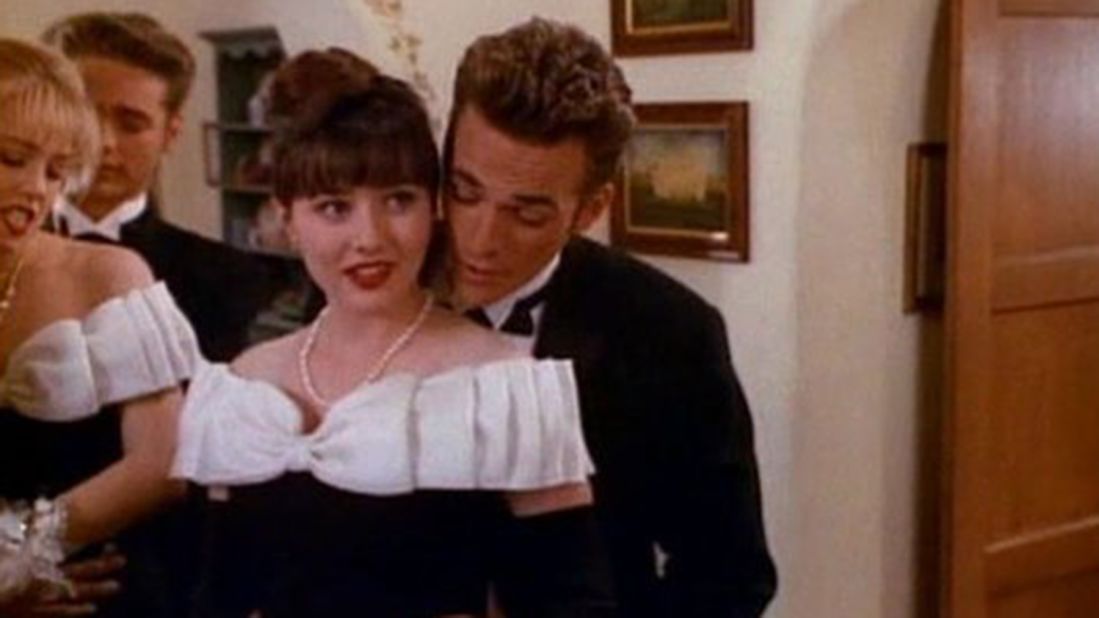 Dylan McKay and Brenda Walsh (Luke Perry and Shannen Doherty) were the "It" couple on "Beverly Hills 90210," helping the show become one of Fox's first hits. But there was friction between Doherty and other cast members, and that was it for romance
