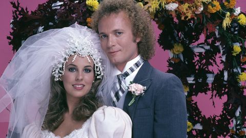 Laura (Genie Francis) and Luke (Anthony Geary) at their 1981 wedding.