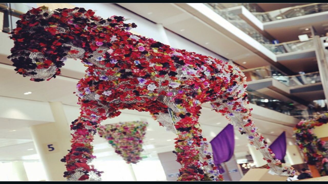 The horse at Ascot was decorated with Silk petals
