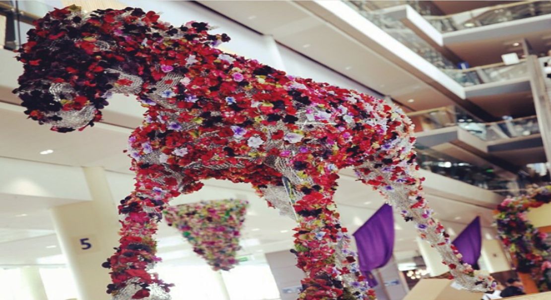 The horse at Ascot was decorated with Silk petals