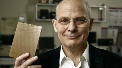 Award-winning materials scientist Dr. Ludwik Leibler has invented vitrimers - plastics that can repair themselves.