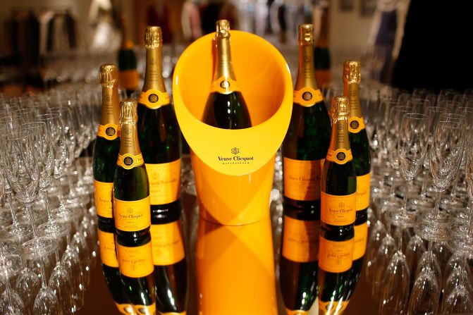 In June and July, Air France serves Veuve Clicquot La Grande Dame 2004. 