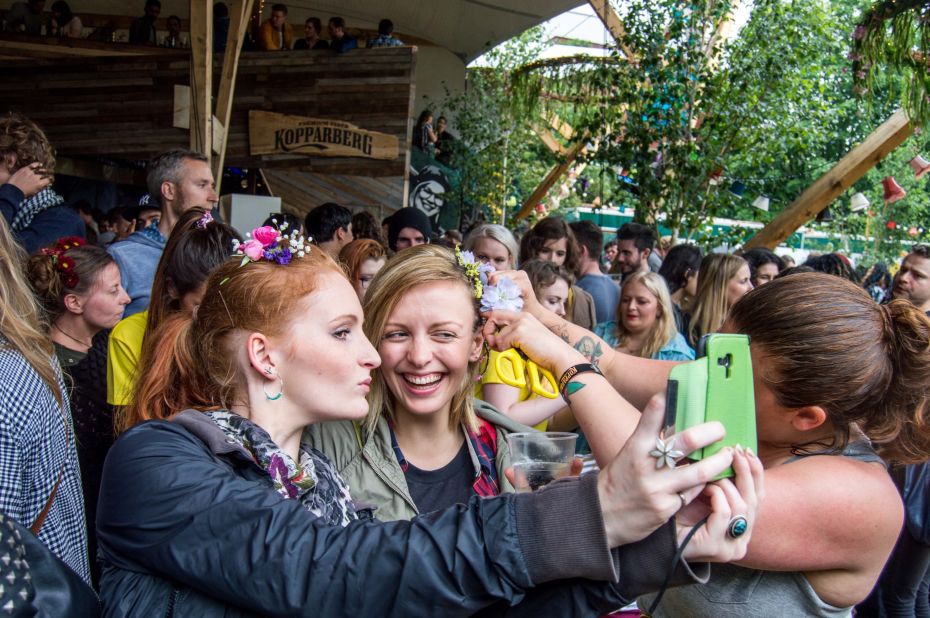 Sanjar has been able to spread the joy of flowers at various events, like the London Scandi pop-up music festival, <a href="http://kopparbergurbanforest.com/urban-forest/" target="_blank" target="_blank">Koppaberg's Urban Forest</a>.
