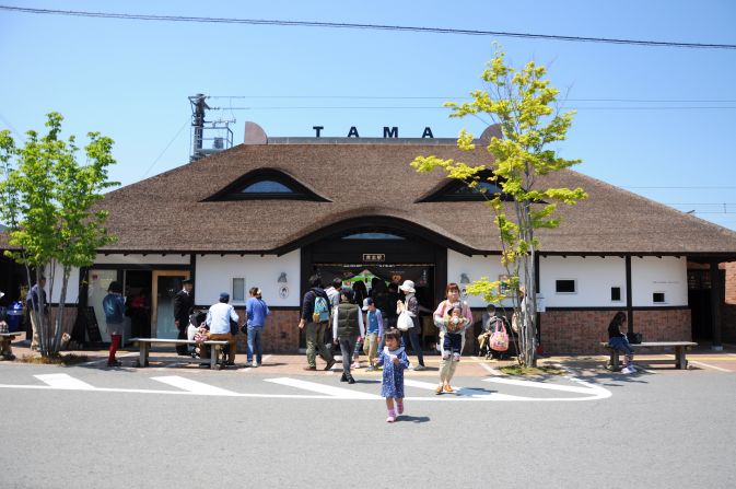 Tama was appointed stationmaster of Kishi Station, a rural neighborhood 30 minutes from central Wakayama City in southeast Japan, in 2007. 