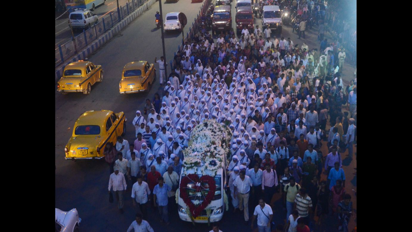 Roman Catholic nuns in Kolkata, India, participate in the funeral ceremony of Nirmala Joshi on Wednesday, June 24. Joshi, the nun who succeeded Mother Teresa as head of the Missionaries of Charity, died a day earlier at the age of 80.