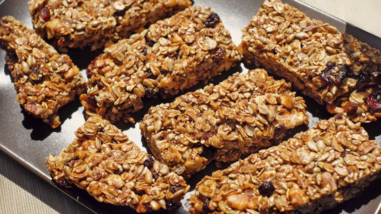 Granola bars are a convenient source of nutrition, but can vary significantly in terms of nutrition.