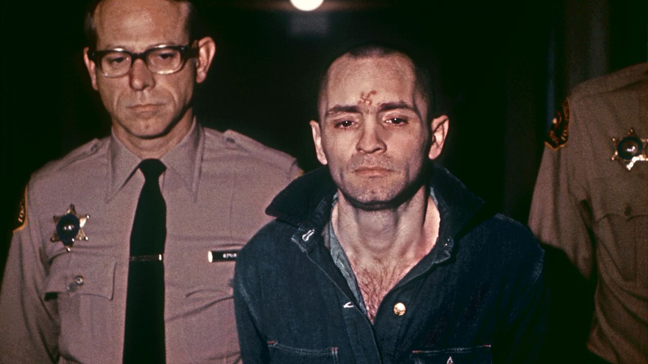 Dad Rap Sleeping Dugheter - The Seventies': The decade's worst killers | CNN