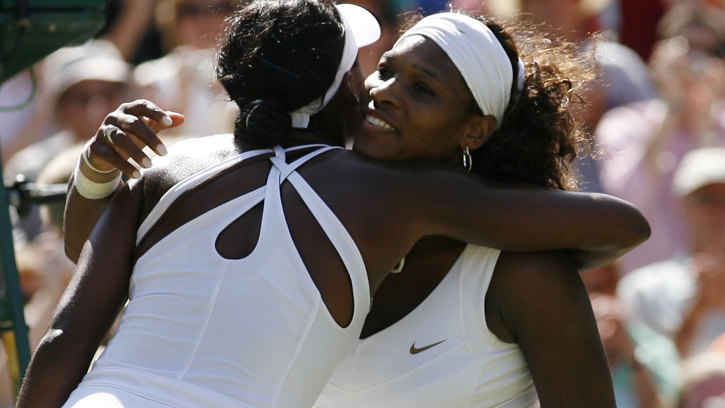 Serena Williams beat sister Venus in the 2009 final -- the last time they met at Wimbledon or in a grand slam.