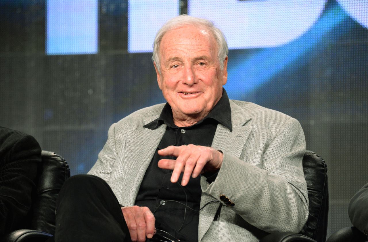 <a href="http://www.cnn.com/2015/07/06/entertainment/feat-obit-jerry-weintraub-dies/" target="_blank">Jerry Weintraub</a>, the high-powered Hollywood mogul whose career included promoting Elvis Presley concerts, producing the "Ocean's Eleven" movies and spinning golden tales, died July 6 of cardiac arrest, his publicist said. He was 77.
