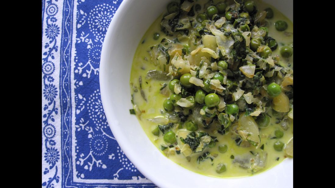 "<a href="http://rarecooking.com/2015/05/22/herb-soop/" target="_blank" target="_blank">Herb soop</a>," recorded in the late 1700s, is a green soup with vegetables and flavorful herbs. It's one of the recipes that would be easily customized to fit personal taste because of all the possible substitutions. 