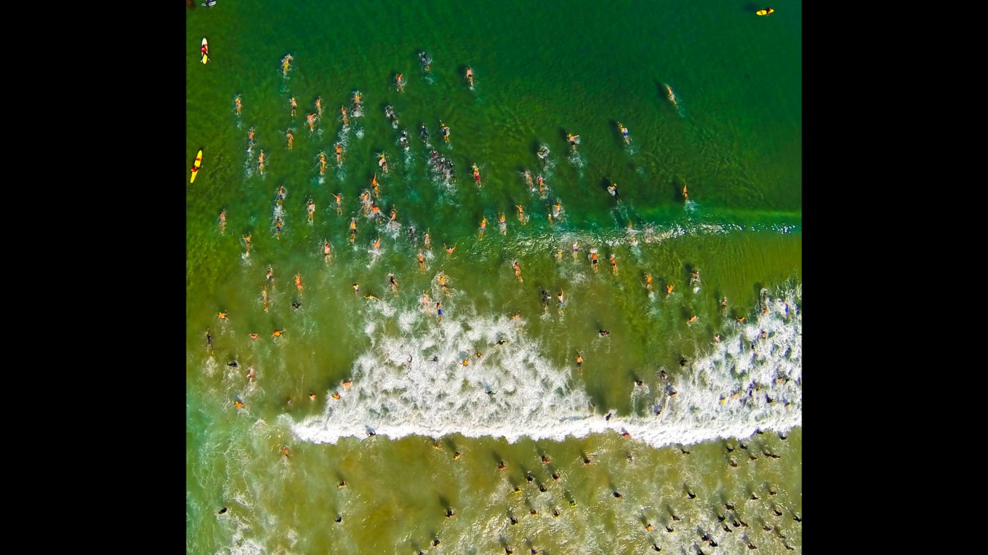 <strong>2nd Prize Winner, Nature category</strong>: Ocean race in <a href="http://www.dronestagr.am/la-jolla-5/" target="_blank" target="_blank">La Jolla, California</a>