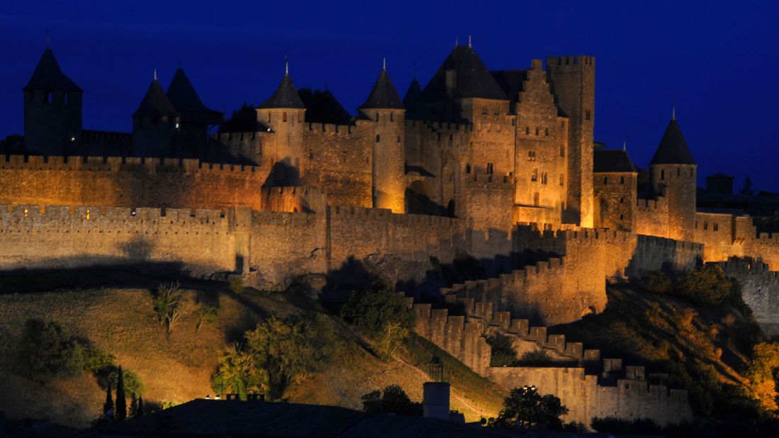 <strong>Carcassone: </strong>One of the most visited places in France after the Eiffel Tower, the citadel of Carcassonne is a vast collection of medieval towers, drawbridges, cobbled streets and courtyards.