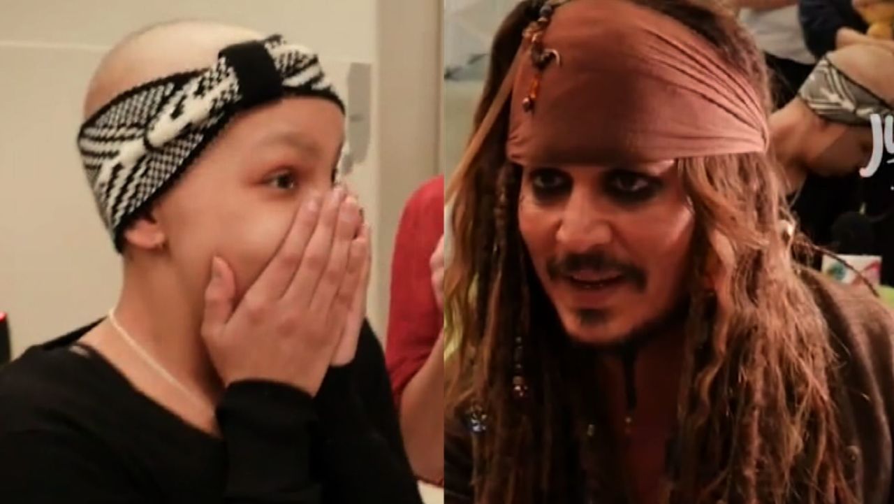 johnny depp surprises kids hospital 01