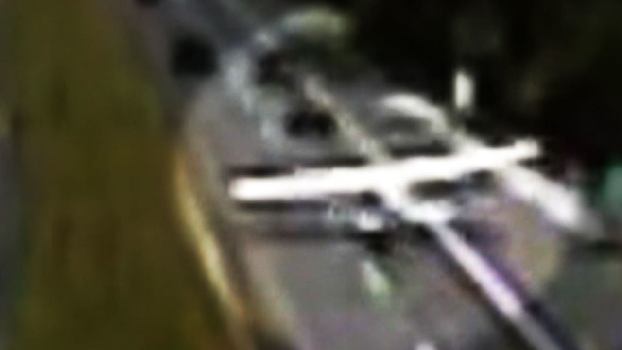 plane lands on highway video orig pkg_00000113.jpg