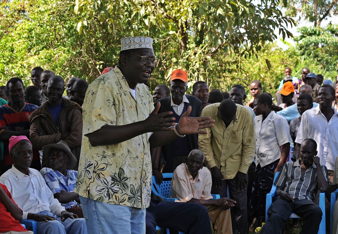 President Barack Obama's half-brother Malik, pictured addressing supporters on January 16, 2013, is a trained economist. He was the president's <a href="http://www.nytimes.com/2014/04/23/us/politics/amid-politics-obama-drifted-away-from-kin.html?_r=0" target="_blank" target="_blank">best man at Obama's wedding</a>.<br /><br /><a href="https://www.cnn.com/2015/07/22/opinions/tony-elumelu-global-entrepreneurship-summit/index.html" target="_blank">Read more: Why Obama's Kenya visit is a turning point for African entrepreneurship</a>