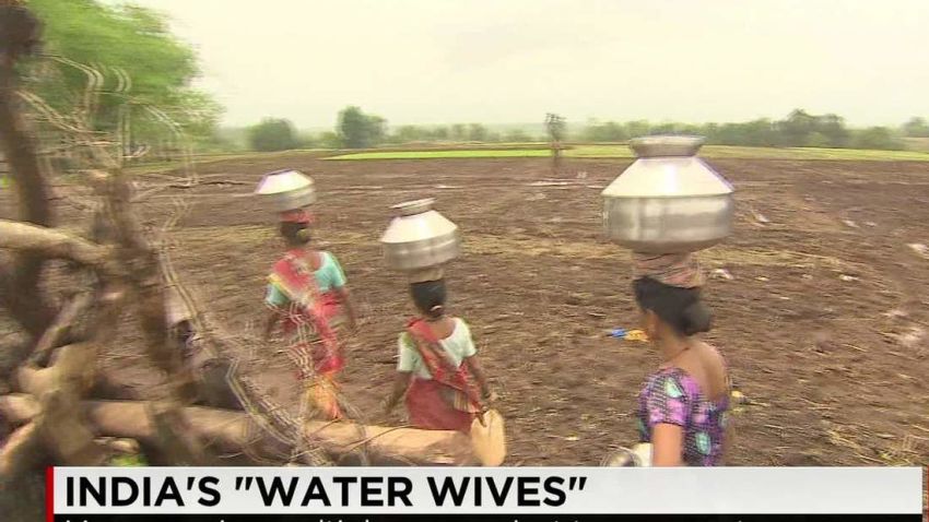india water wives kapur pkg ns_00012419.jpg