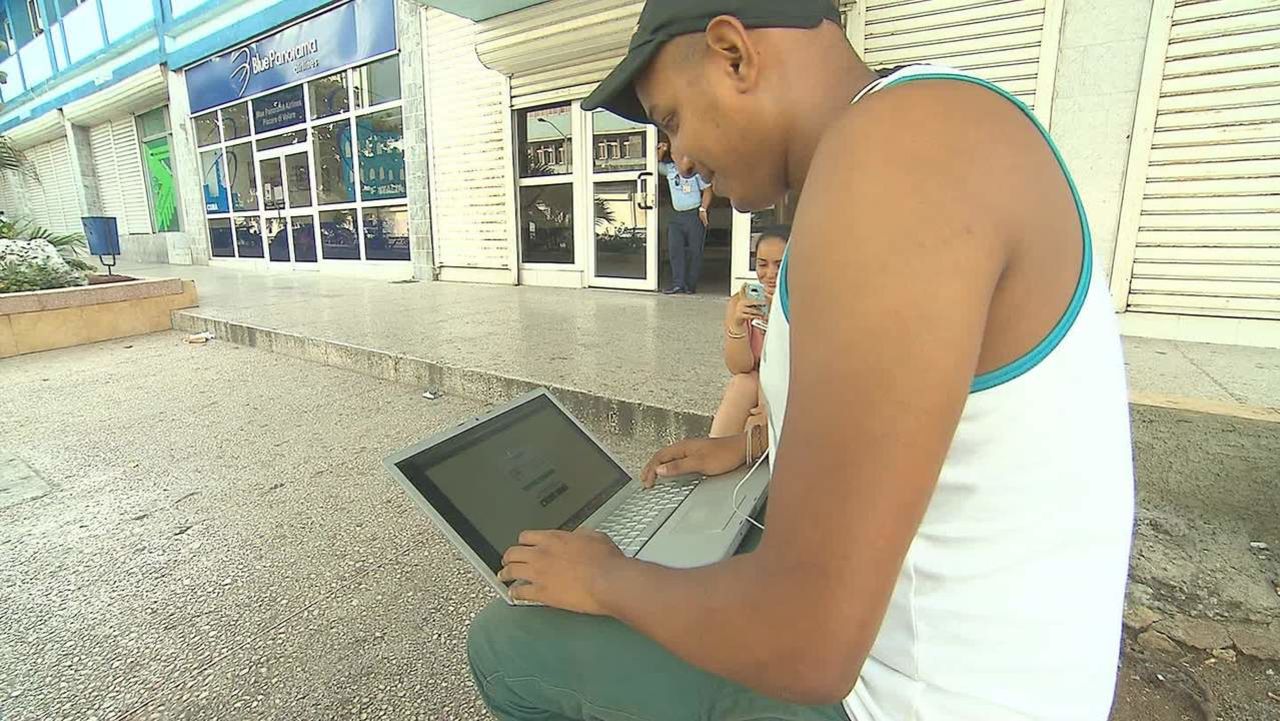 Cubans Get WiFi oppman pkg_00002313.jpg